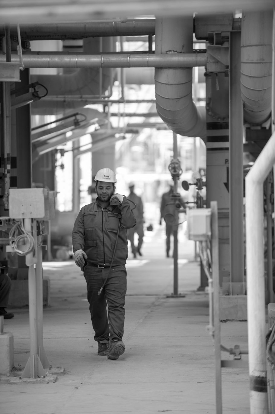Industrielle Montage – Torvek Anlagenbau GmbH Fachkräfte bei der mechanischen Montage von Rohrleitungen und Anlagenkomponenten
